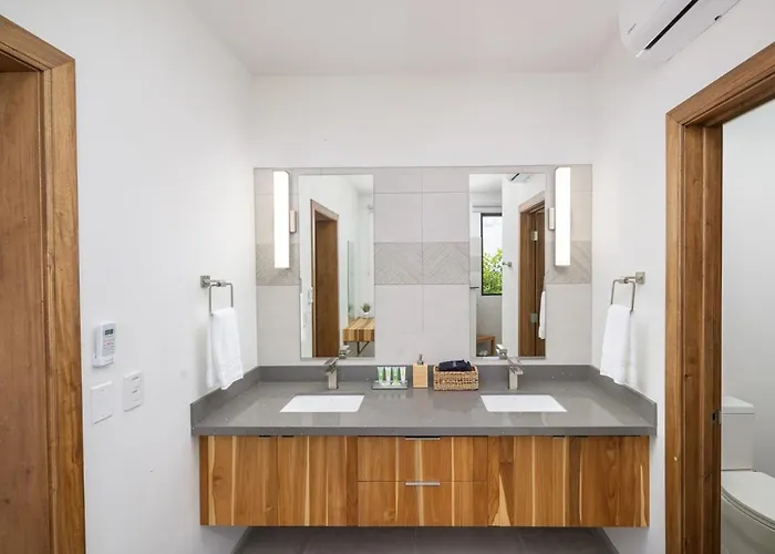 Vista Pacifico - Serene Villa, Ocean View Pool, Rooftop Deck, 5 Br Villa