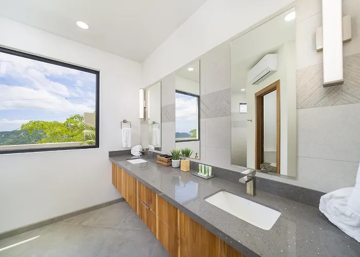 Vista Pacifico - Serene Villa, Ocean View Pool, Rooftop Deck, 5 Br Villa *