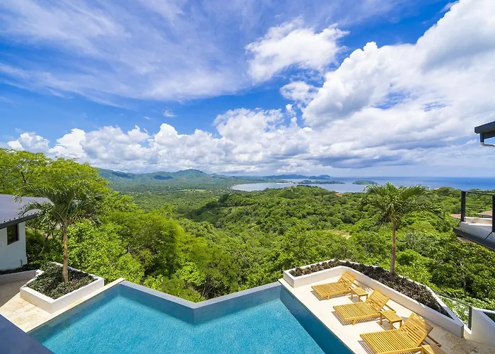 Vista Pacifico - Serene Villa, Ocean View Pool, Rooftop Deck, 5 Br * Potrero (Guanacaste)