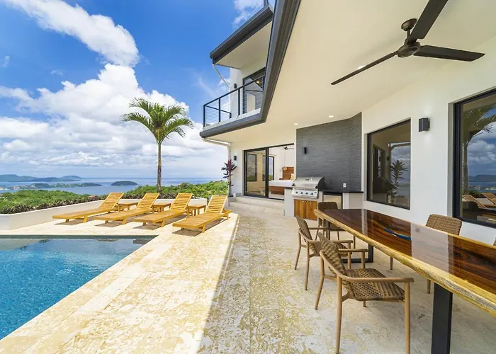 Vista Pacifico - Serene Villa, Ocean View Pool, Rooftop Deck, 5 Br Villa