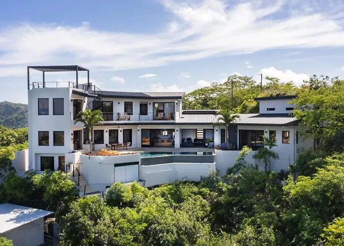 Vista Pacifico - Serene Villa, Ocean View Pool, Rooftop Deck, 5 Br Villa