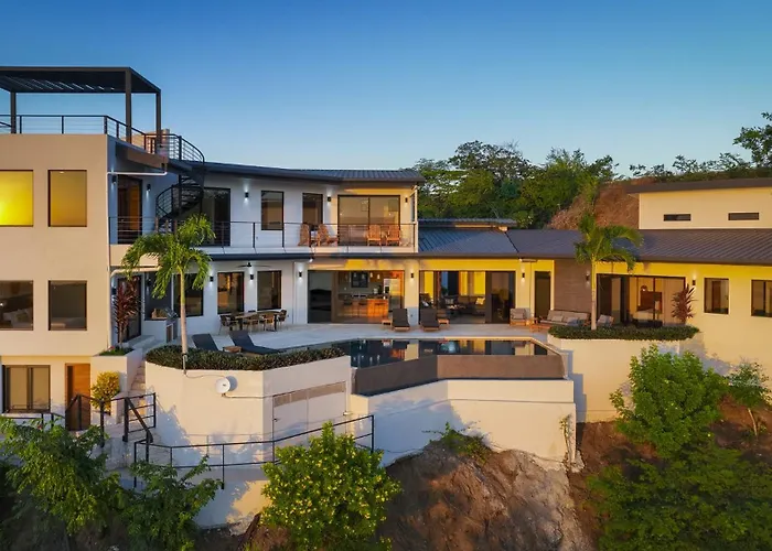 Villa Vista Pacifico - Serene Villa, Ocean View Pool, Rooftop Deck, 5 Br