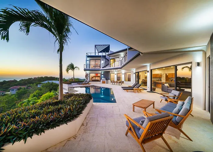 Vista Pacifico - Serene Villa, Ocean View Pool, Rooftop Deck, 5 Br Potrero (Guanacaste)